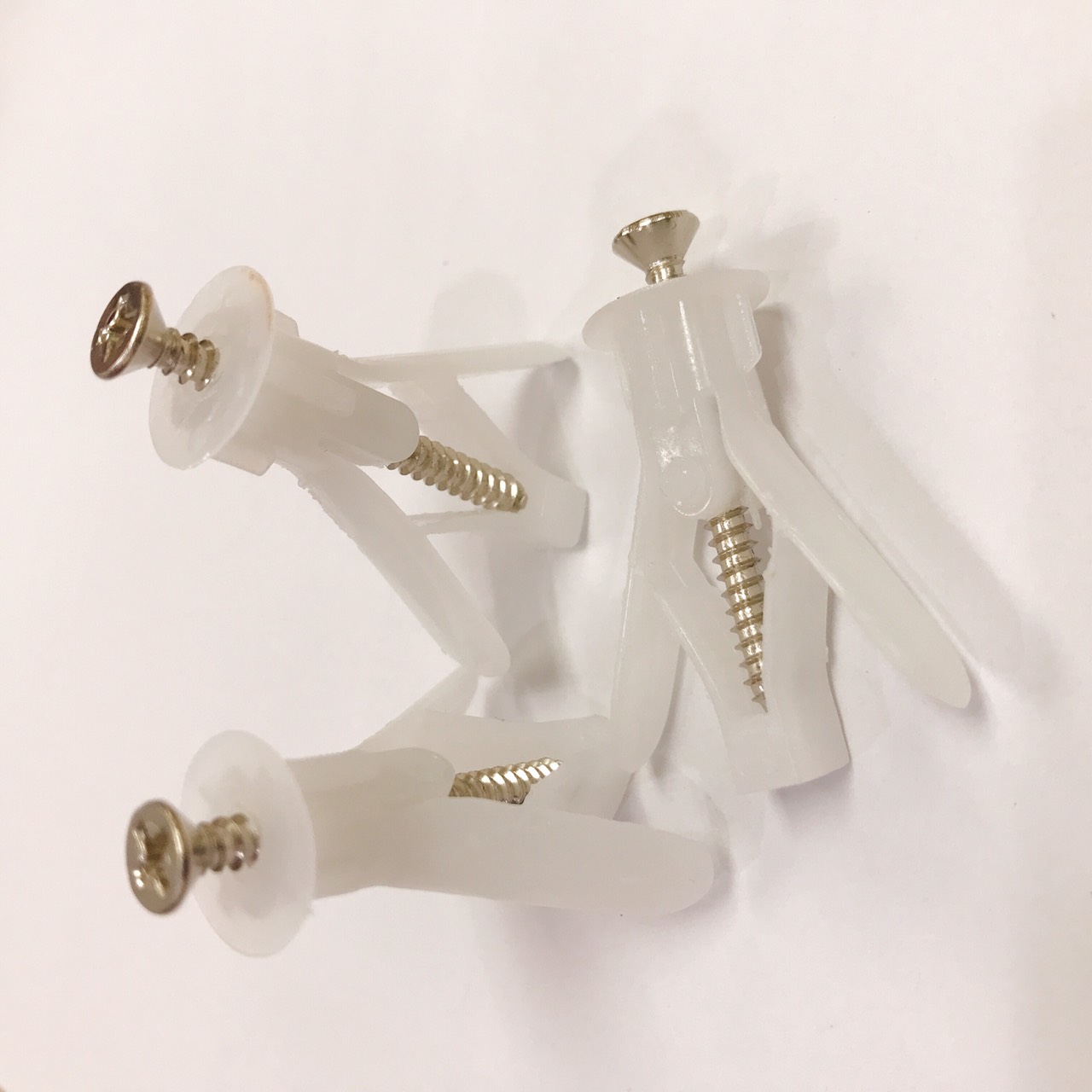 hanging heavy stuffs on wall -Butterfly-wing plastic expansion bolt with screw