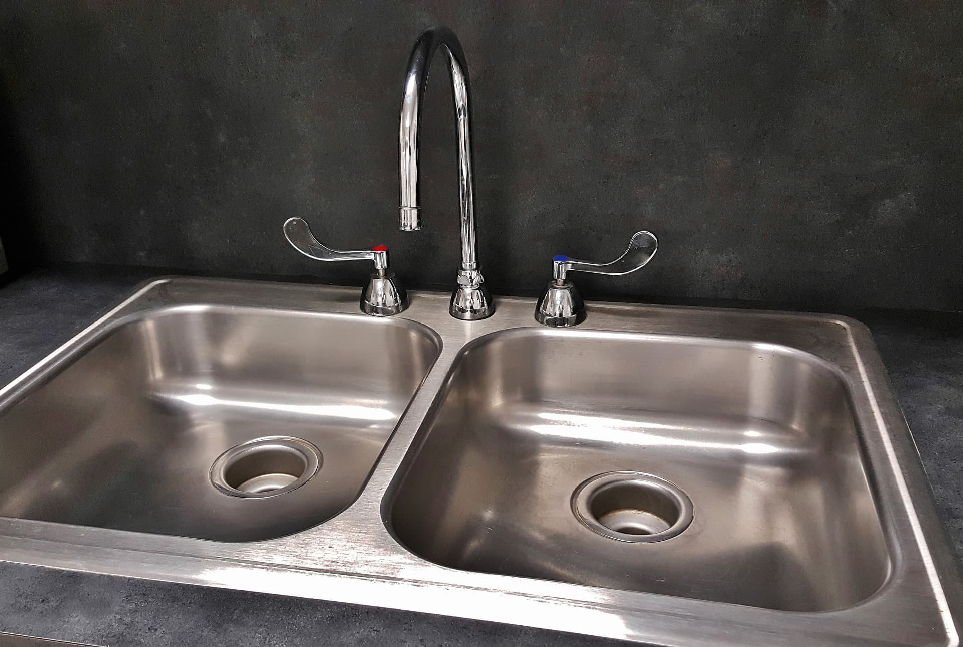 kitchen sink materials