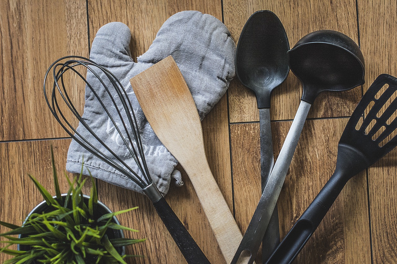 7 Methods how to select the kitchenware to match the requirement of the cooking lovers