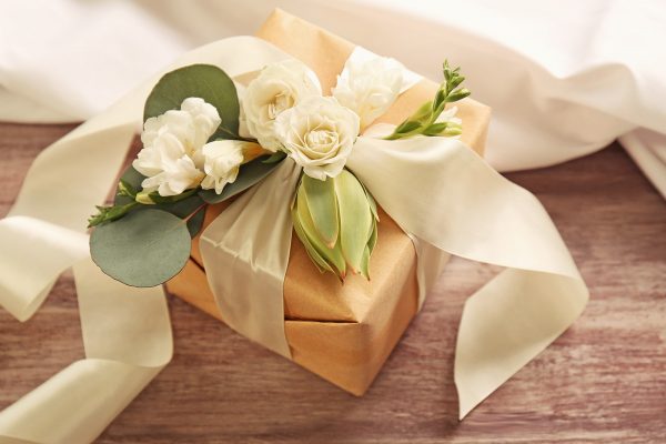 How-to-pick-the-perfect-wedding-gift